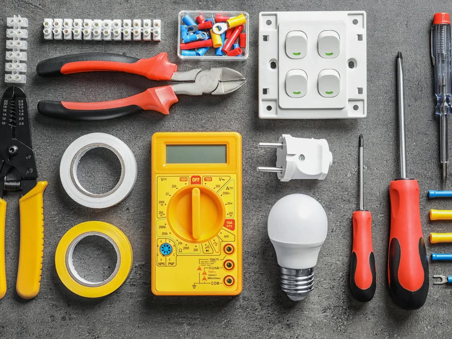 Prises et circuits par un électricien à Paris